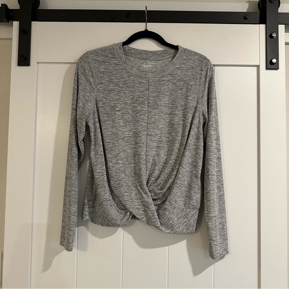 Old Navy Tops - OLD NAVY Active Top Size‎ L